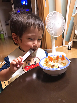 お肉は食べず……。