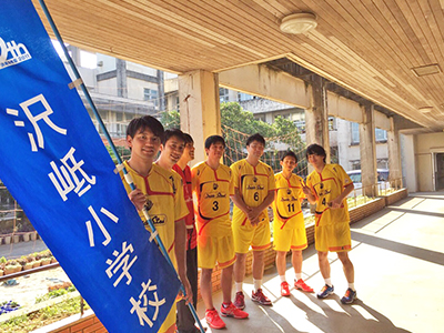 東江選手の母校、沢岻小学校へ行ってきました！