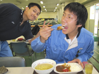 雨の日でも食事 with熊谷